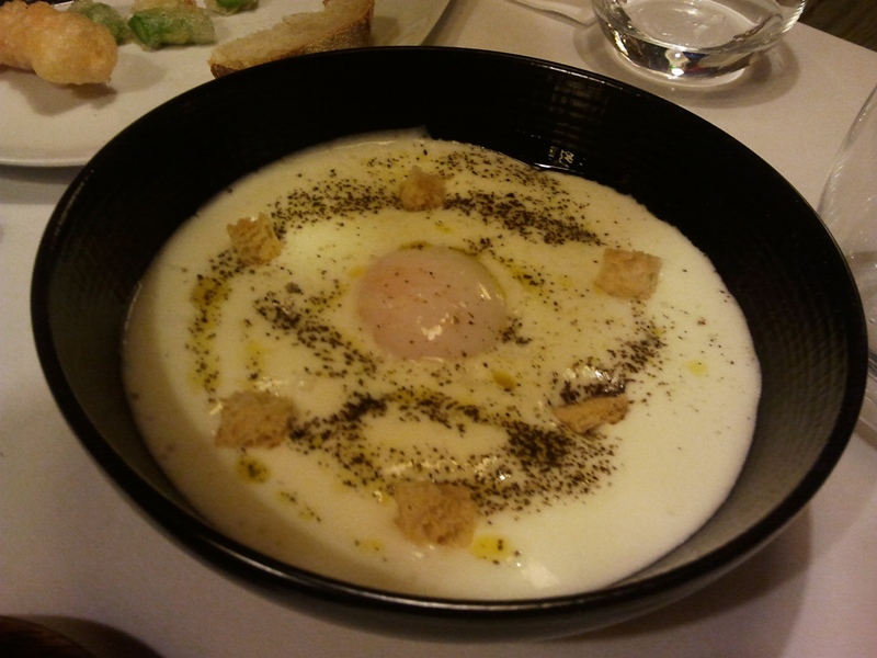 Compartir (Cadaqués) Huevo con trufa negra